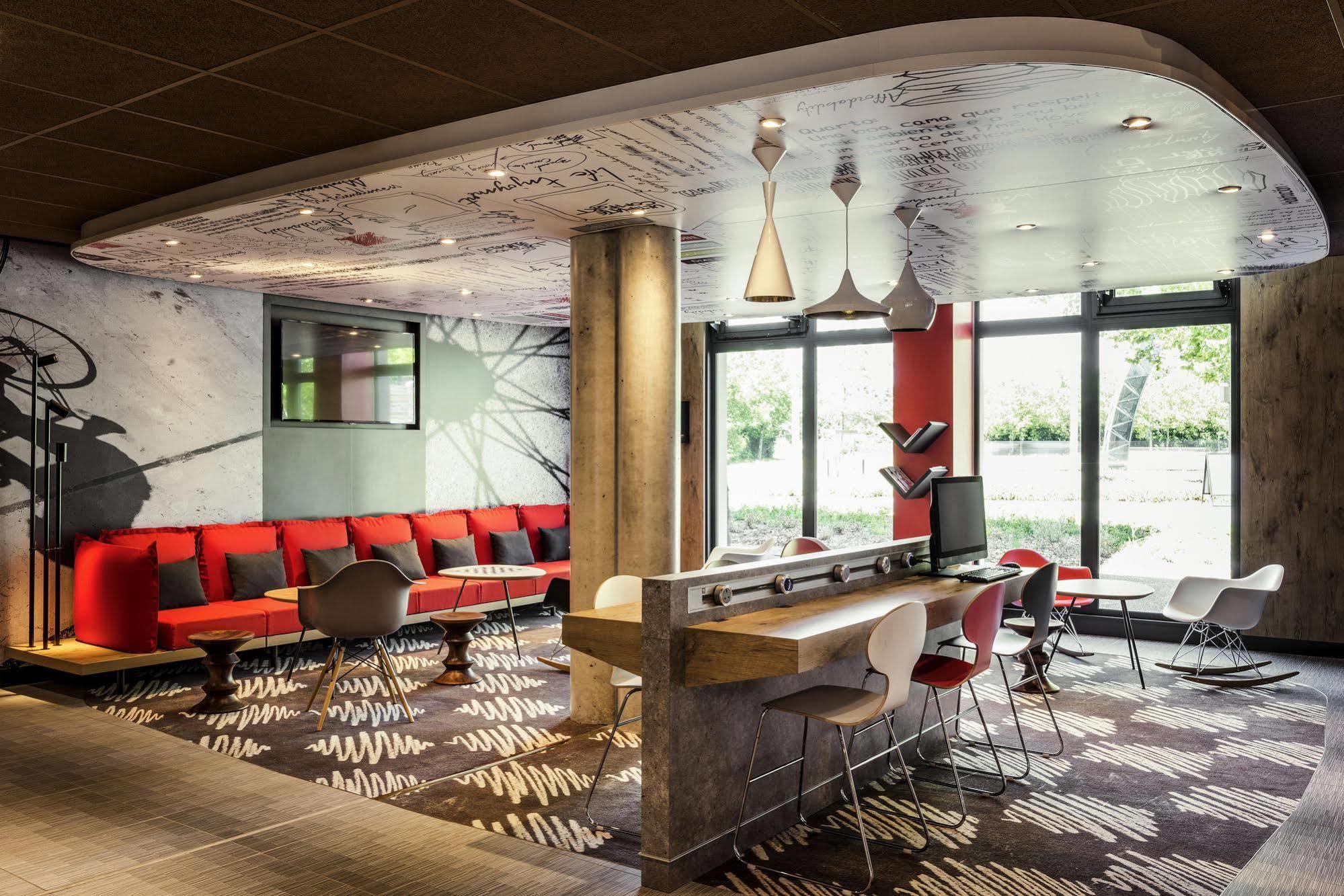 Ibis Saint Quentin En Yvelines - Velodrome Ξενοδοχείο Montigny-le-Bretonneux Εξωτερικό φωτογραφία
